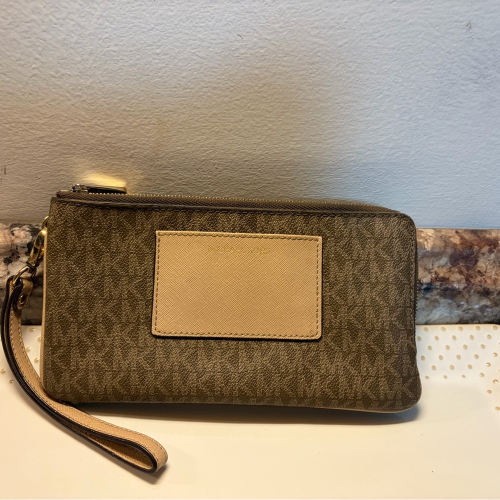 MICHAEL KORS Women's Bedford MK Signature LG Double Zip Wristlet Wallet Clutch